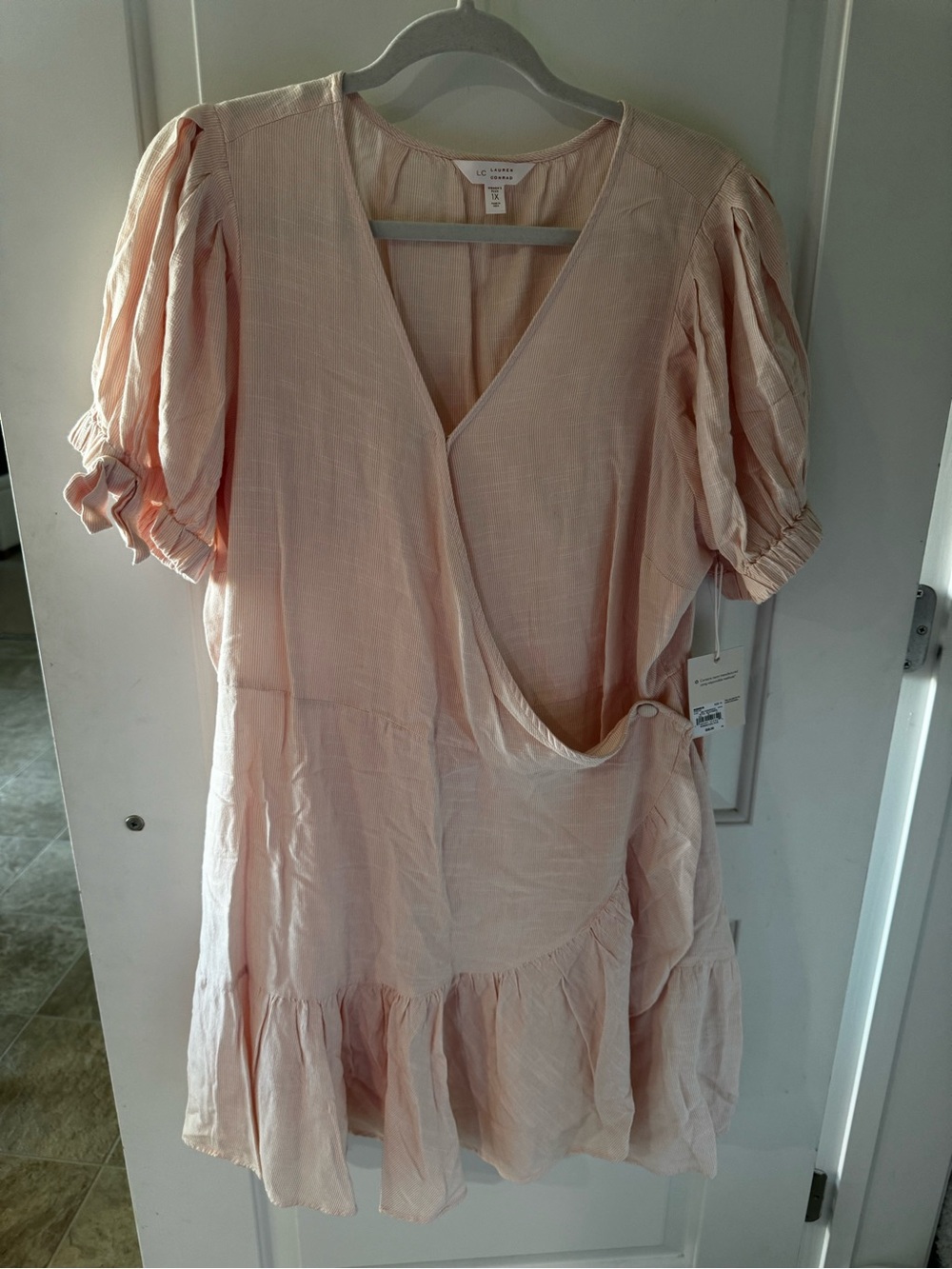 LC Lauren Conrad Blush Pink V-Neck Women’s wrap dress